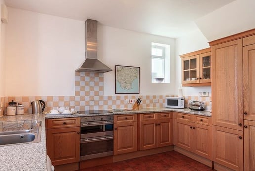 Fully equipped large kitchen