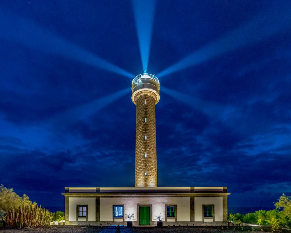 Lampe Lumineuse Rougeoyante Sur Le Phare De Faro De Camarinal La
