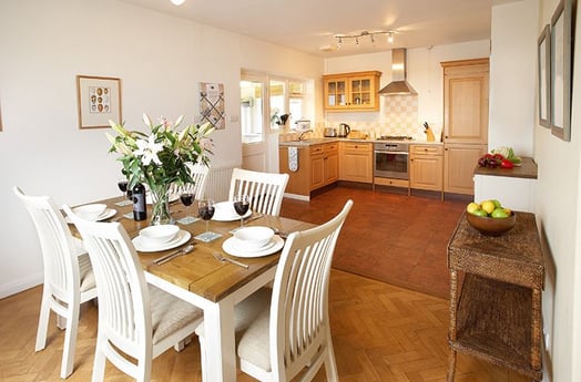 Dining room and fully equipped kitchen